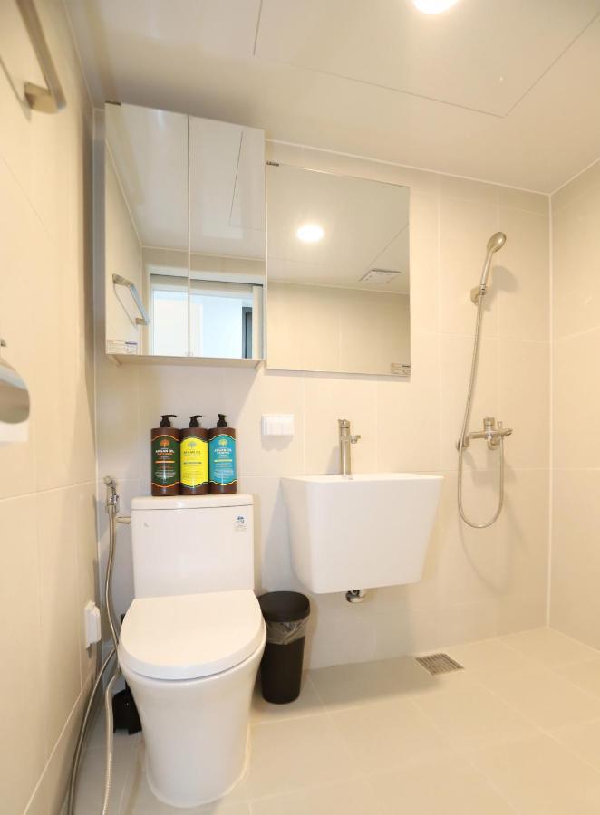J Garden Apartment *