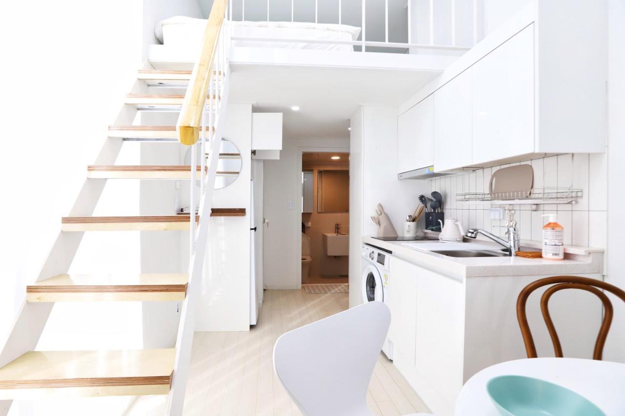 J Garden Apartment *