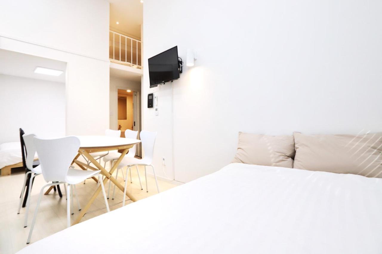 J Garden Apartment *