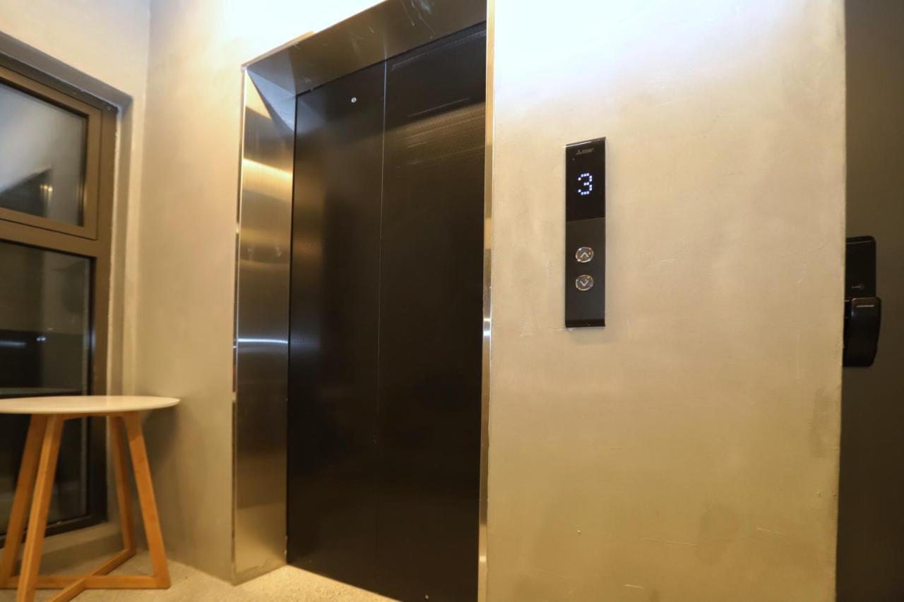 J Garden Apartment *